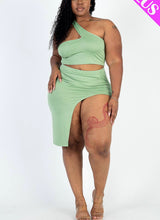 Load image into Gallery viewer, Plus Size Crop Top Side Split Thigh Mid Skirt
